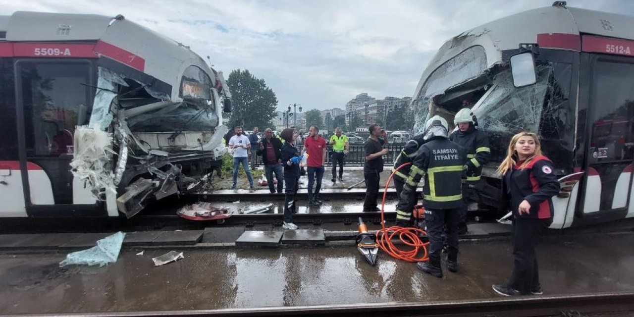 Son Dakika: Tramvaylar çarpıştı! Çok sayıda yaralı var