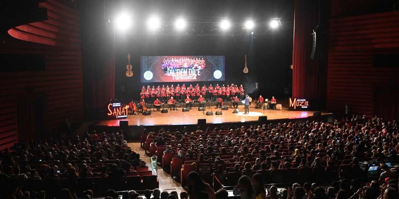 Selçuklu’daki “Dil’den Dil’e Türküler” konseri izleyicilerden tam not aldı