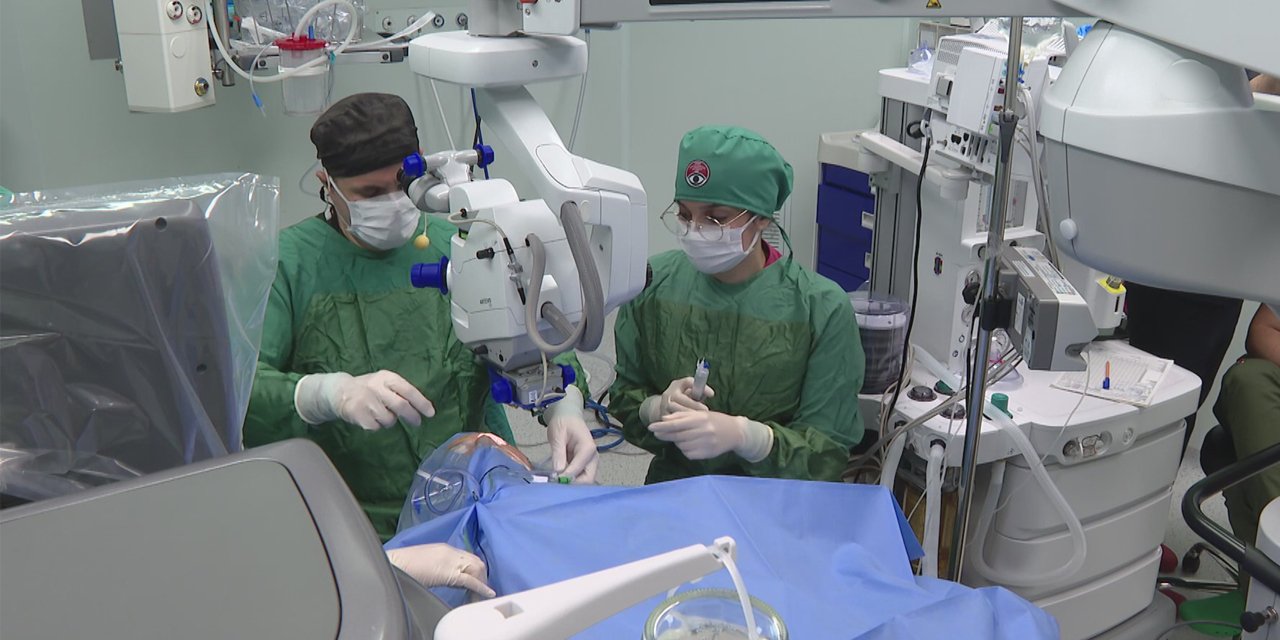 Türk hekimlerin ameliyatı yurtdışından canlı izlendi