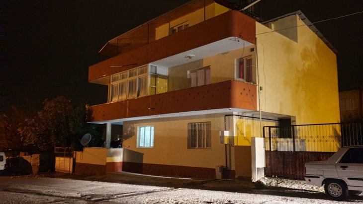 Annesini battaniye ile boğarak öldürdüğü iddiası