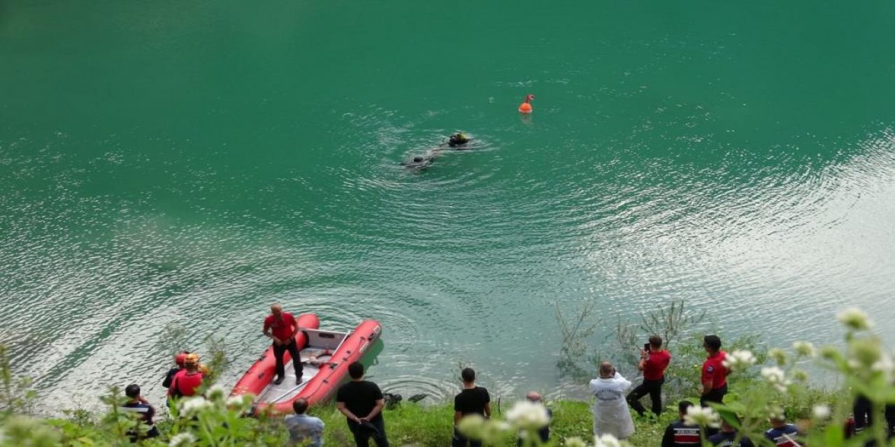 Arkadaşlarıyla pikniğe gitmişti! Serinlemek için girdiği gölet sonu oldu