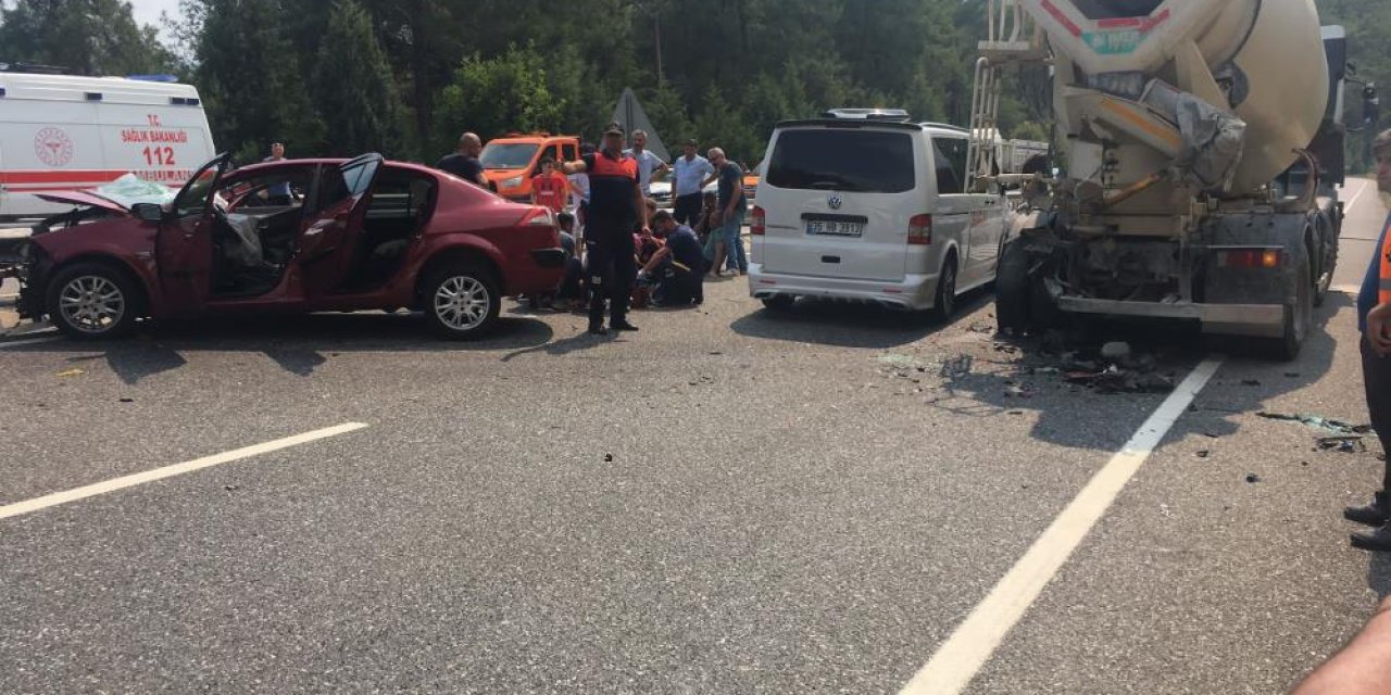 Otomobil ile beton mikseri çarpıştı: 1 ölü