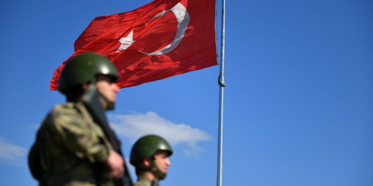 Türkiye’ye yasa dışı yollarla girmeye çalışan 14'ü terörist 32 kişi yakalandı