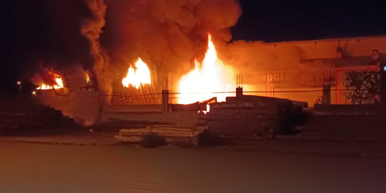 Marangozlar Sanayi Sitesi’nde korkutan yangın