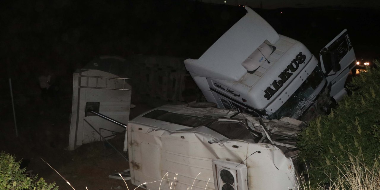 Katliam gibi kaza: 3 ölü, 5 yaralı