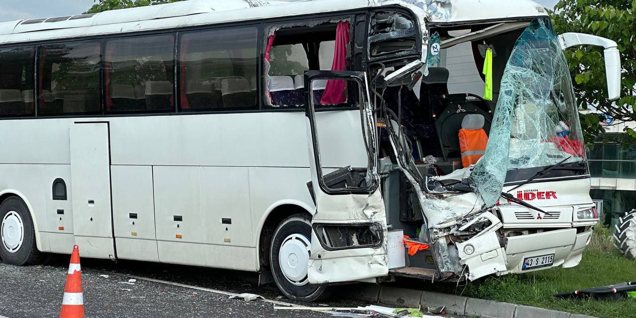 İki işçi servisi çarpıştı: 11 yaralı