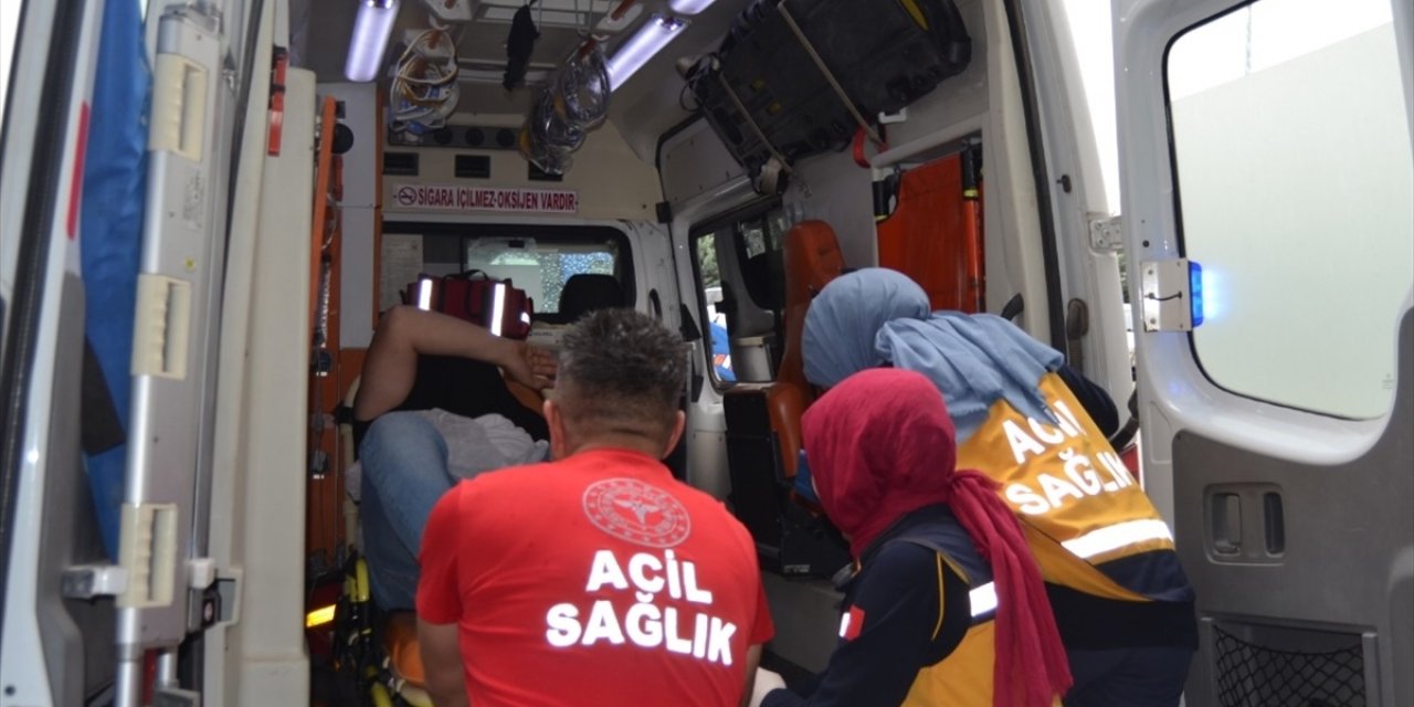 Damat-kayınpeder arasındaki kavgada kan aktı