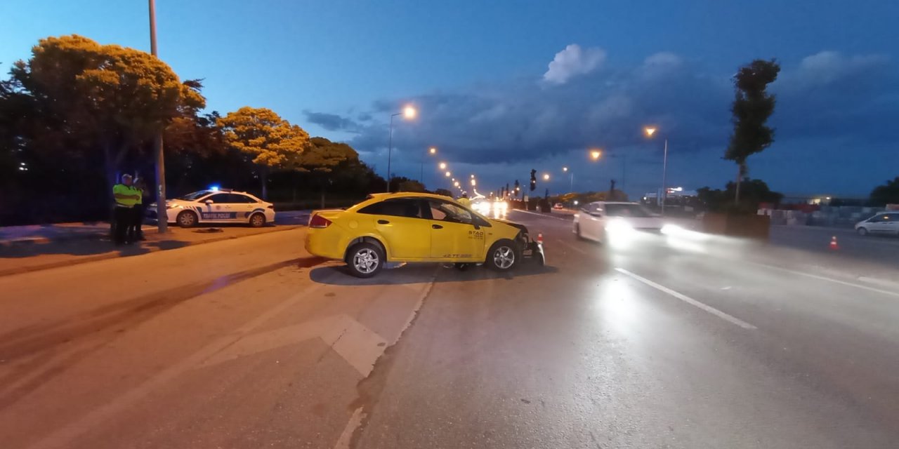 Konya’da refüjdeki ağaca çarpan taksinin şoförü Halil Yılmaz öldü