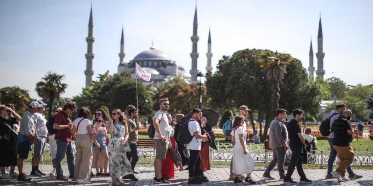 Yılın ilk 5 ayında 15,5 milyon turist Türkiye’yi ziyaret etti