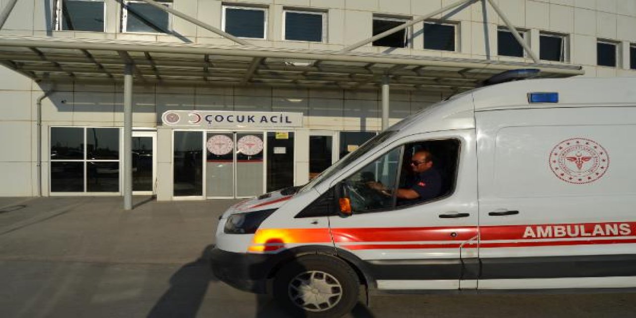 Hasta yakını kendisini geç fark eden ambulans şoförünü dövdü