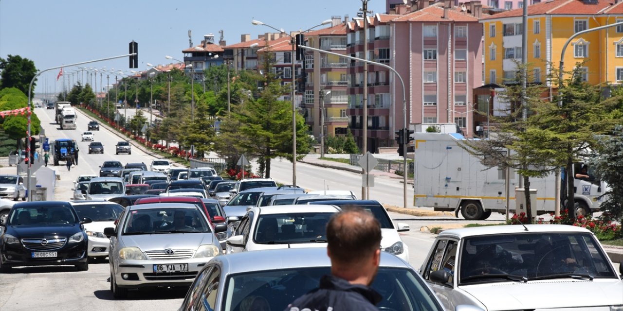 Tatilci yoğunluğunun yaşandığı Konya - Ankara yolunda son durum