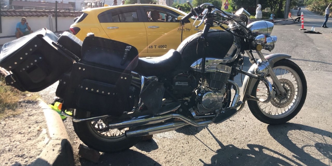 Motosiklet ile minibüs çarpıştı: 1 ölü, 1 yaralı