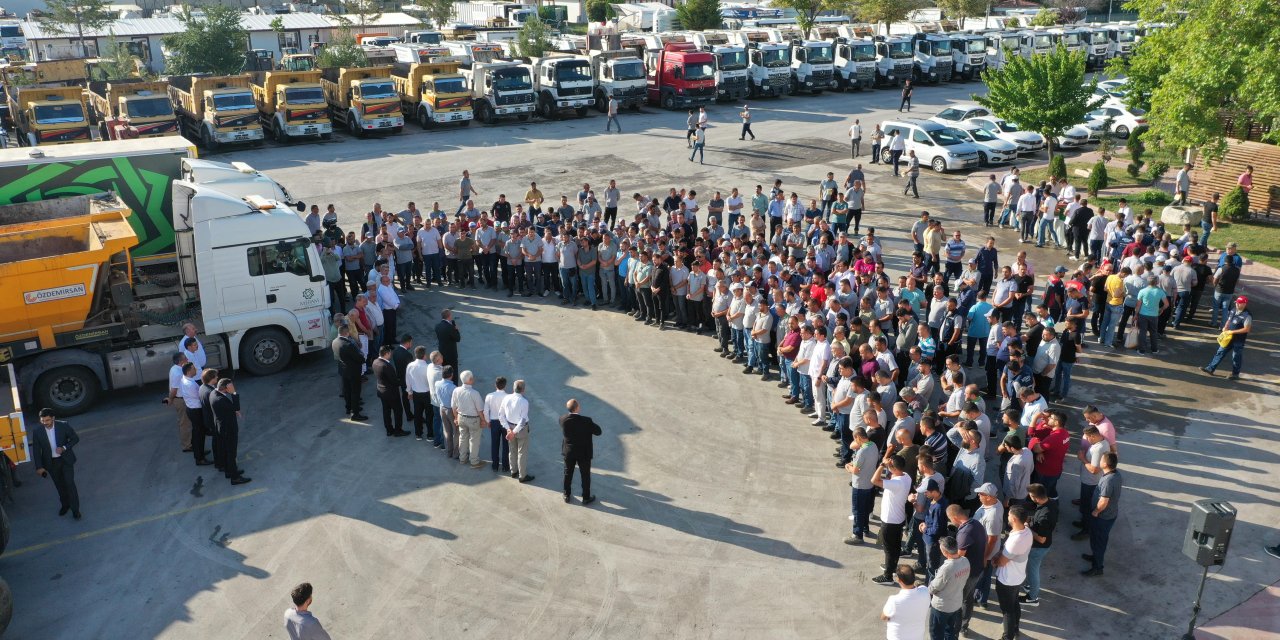 Başkan Kavuş, ilk mesaide personeliyle bayramlaştı