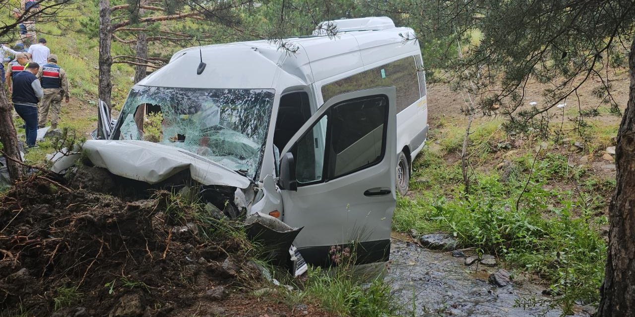 Düğün dönüşü feci kaza: 4 ölü, 10 yaralı