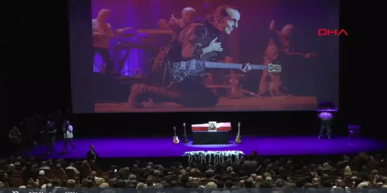 Usta sanatçı Özkan Uğur son yolculuğuna uğurlandı