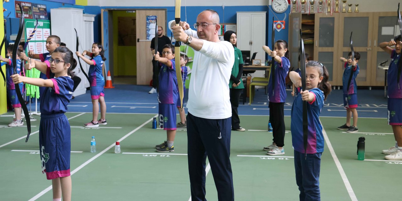 Başkan Kavuş, Meram Yaz Spor Okulu öğrencilerini ziyaret etti