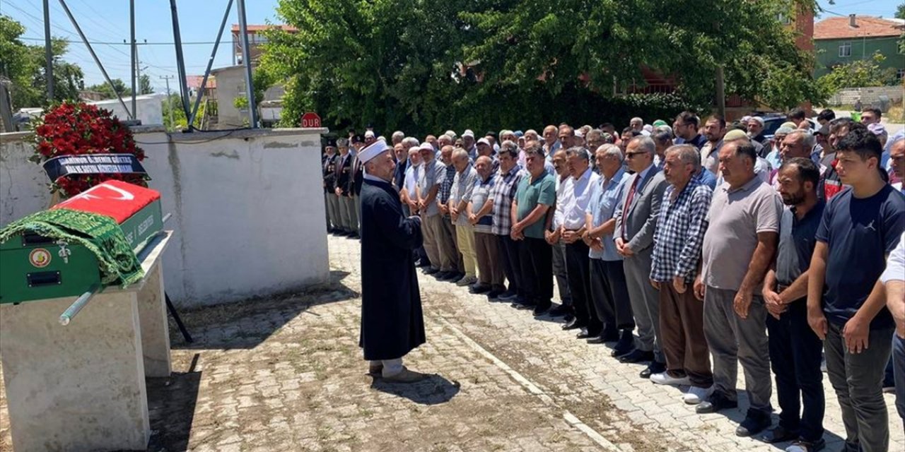 Konya'da vefat eden Kıbrıs gazisi Durmuş Cihanbey defnedildi