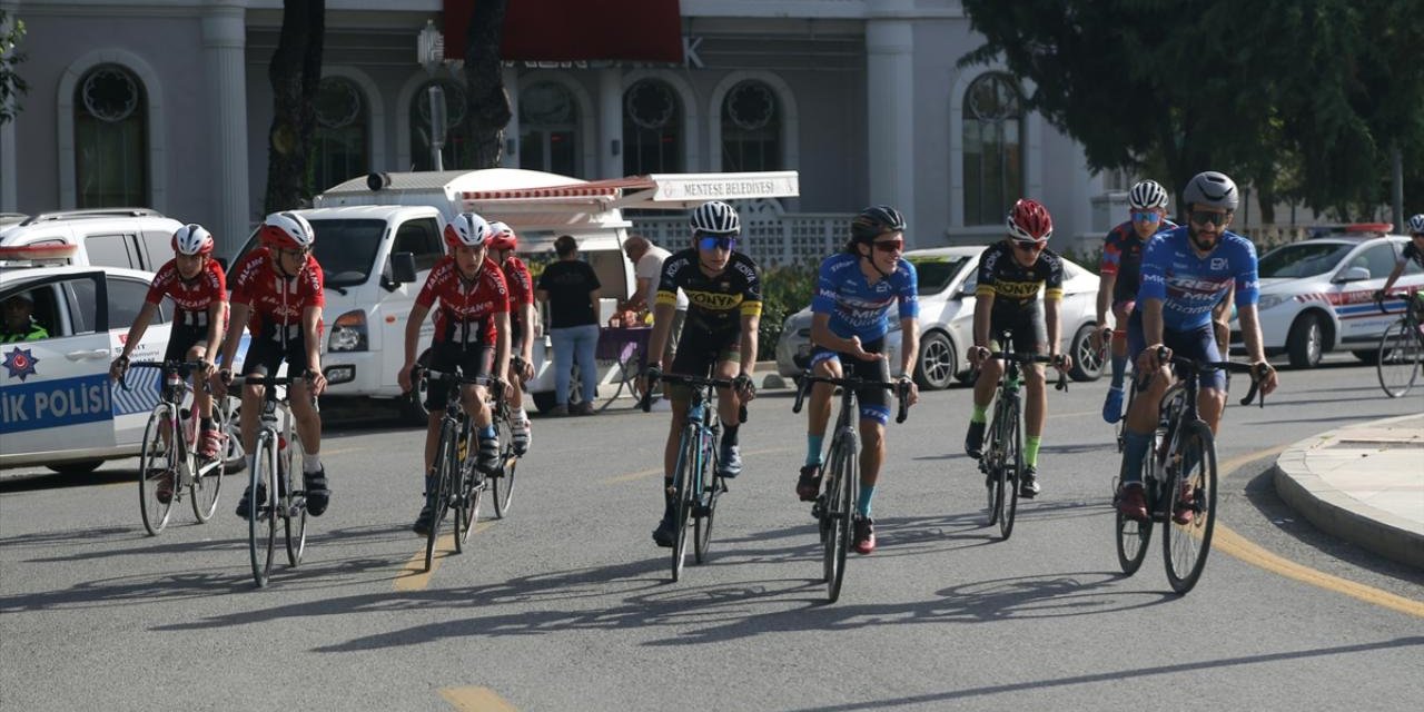 Konyalı bisikletçilerden gururlandıran tablo