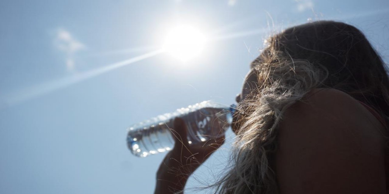 Ezber bozan uyarı: Sıcak havalarda fazla su tüketimi tehlikeli!