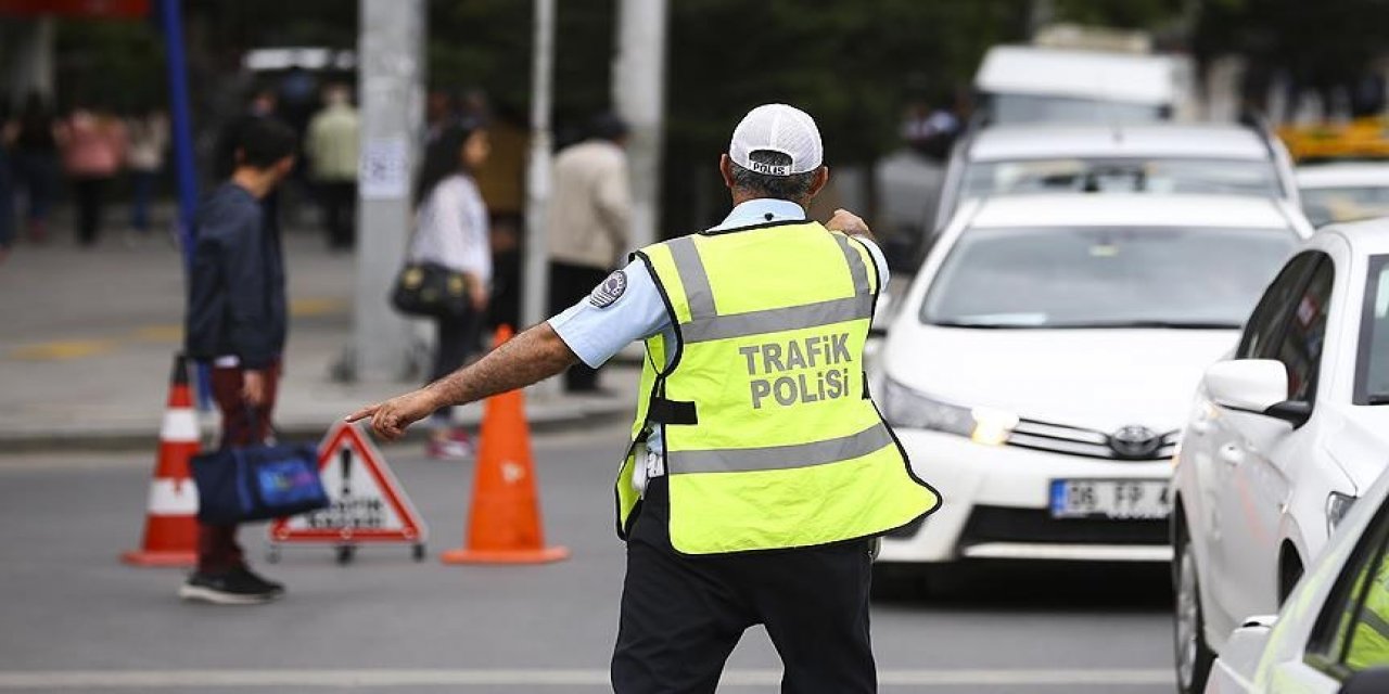 Trafik denetimlerinde 415 bin sürücüye ceza kesildi