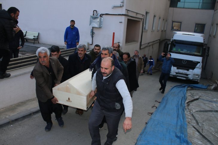 Öğretmen eşi tarafından öldürülen kadının cenazesi yakınlarına teslim edildi