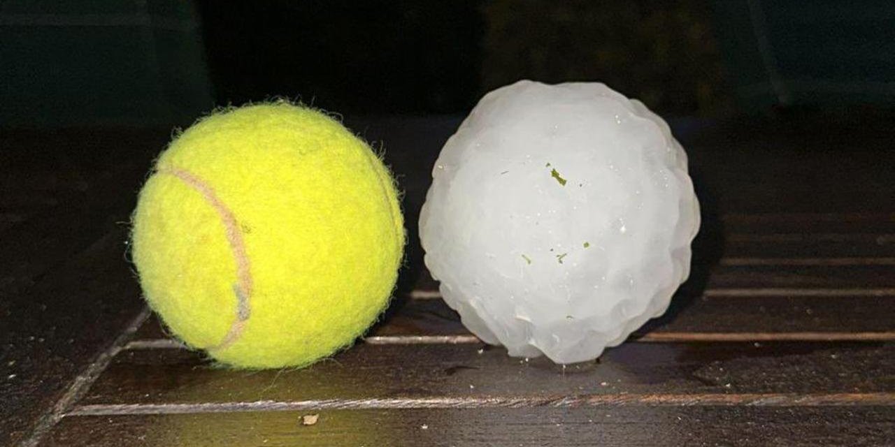 Tenis topu büyüklüğünde dolu yağdı: 1 ölü, 110 yaralı