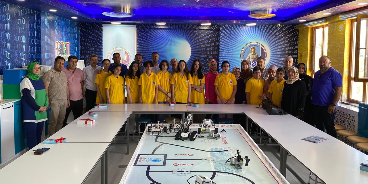 Konya’nın bu okulu geleceğe ışık taşıyor