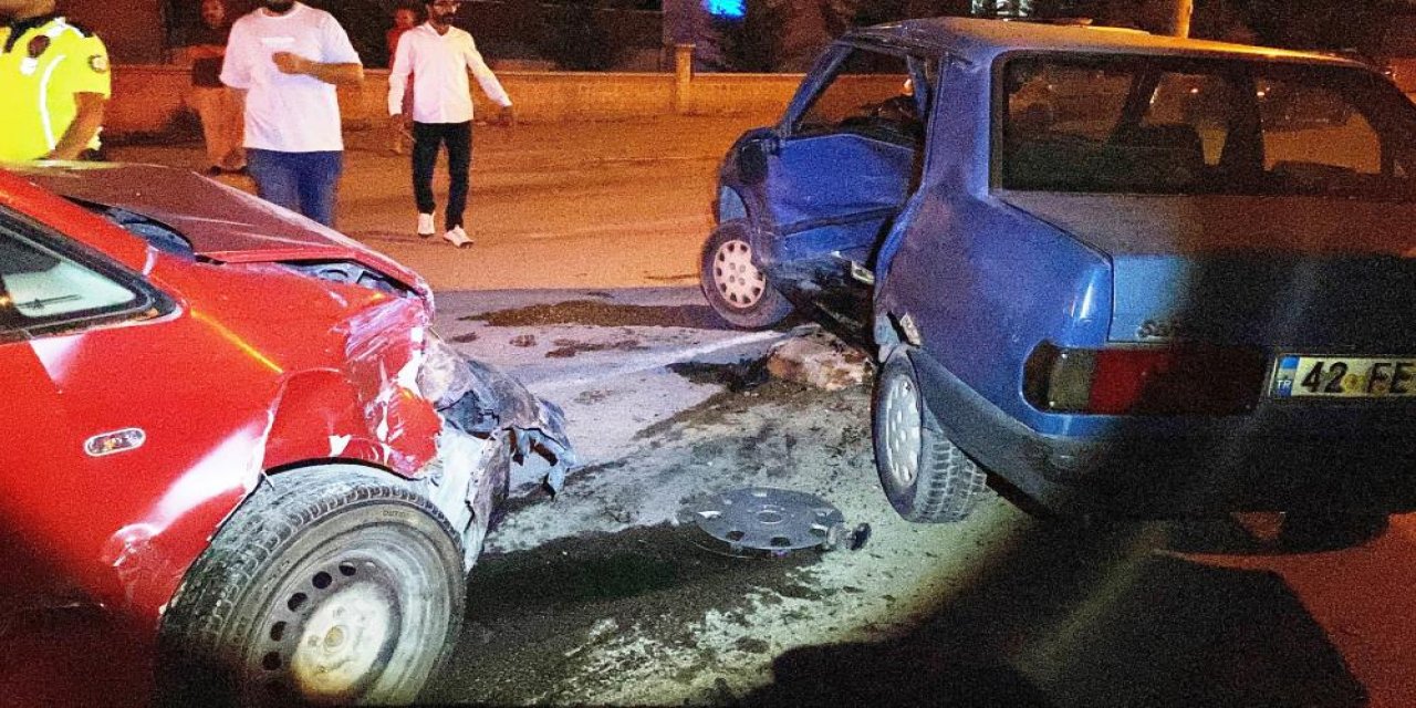 Konya’da 2 aracın çarpıştığı kazada 2 kişi yaralandı