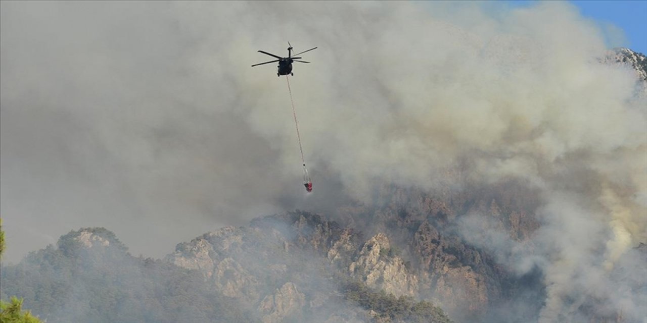 Antalya ve Aydın’da çıkan yangınlara müdahaleler sürüyor