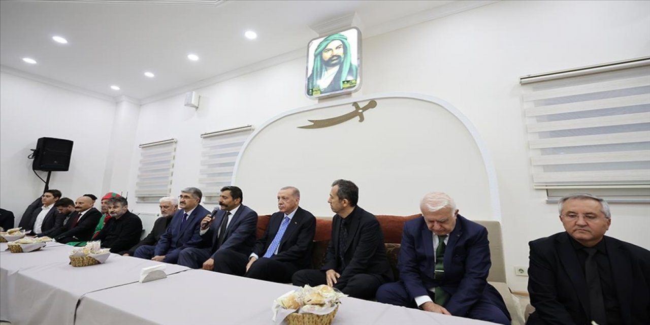 Cumhurbaşkanı Erdoğan, cemevinde iftara katıldı