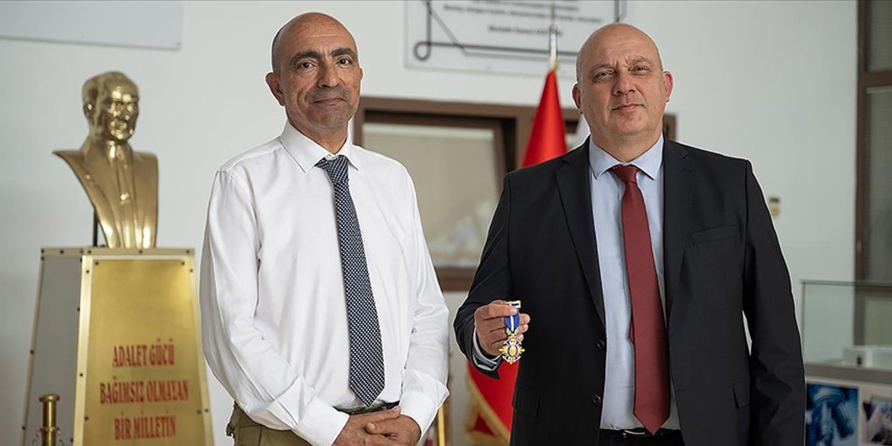 20 yıl sonra gelen liyakat nişanı