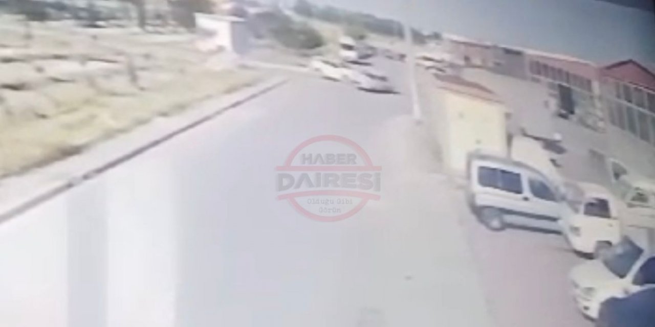Konya’da 2 kişinin ağır yaralandığı kaza anı kamerada