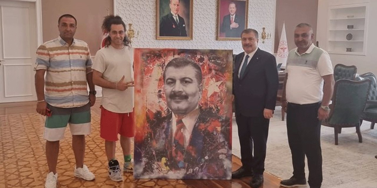 Konyalı ünlü ressam Fahrettin Koca’yı resmetti