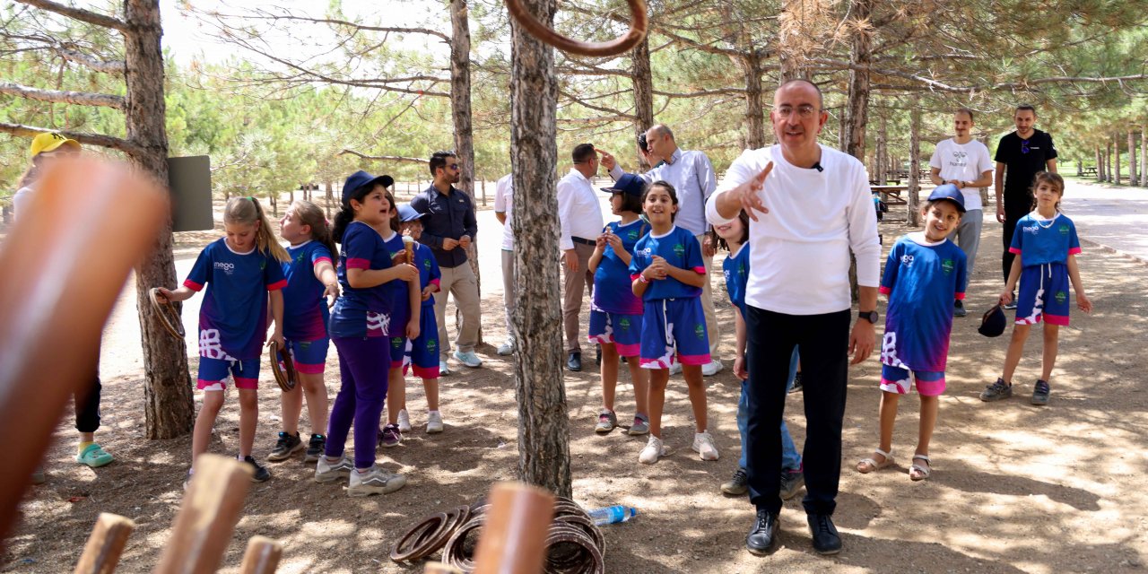 Başkan Kavuş, çocukların eğlencesine ortak oldu