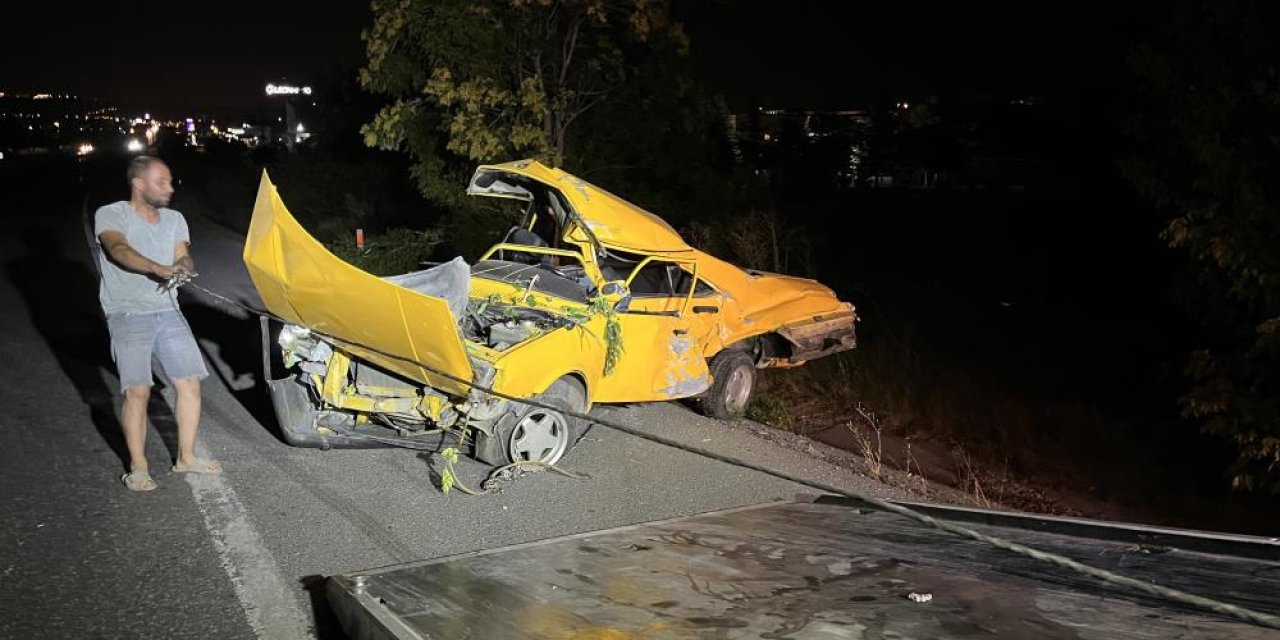 Konya yolunda otomobil ağaca çarptı: 2 ölü