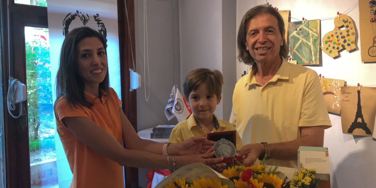 Konya’da 5 yaşındaki sanatçı adayı ilk sergisini açtı