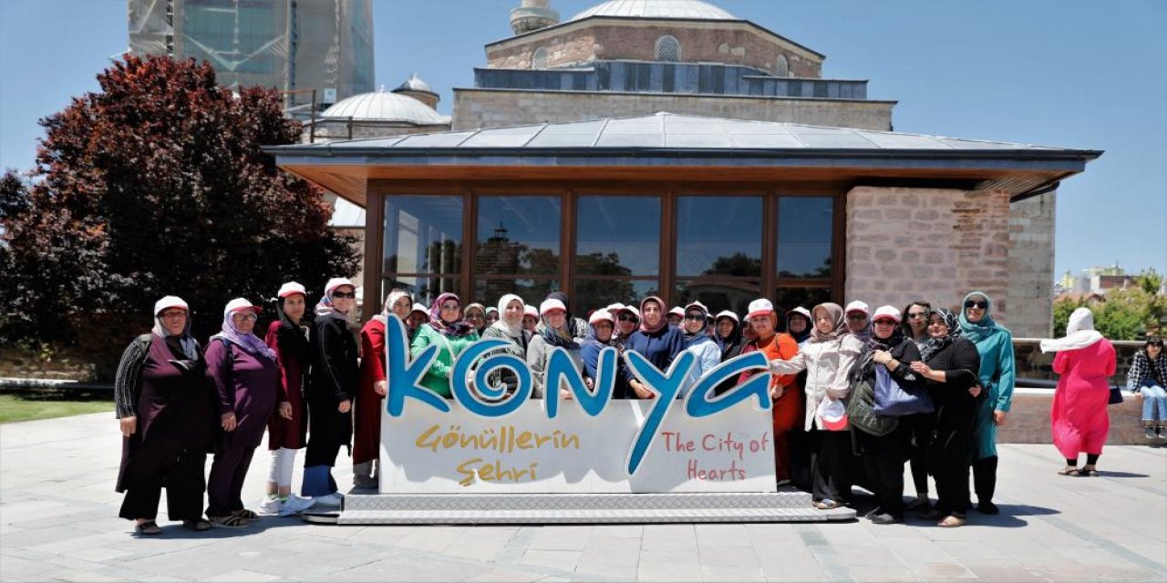 Belediye 700 kişiye Konya ve Çanakkale’yi gezdirdi