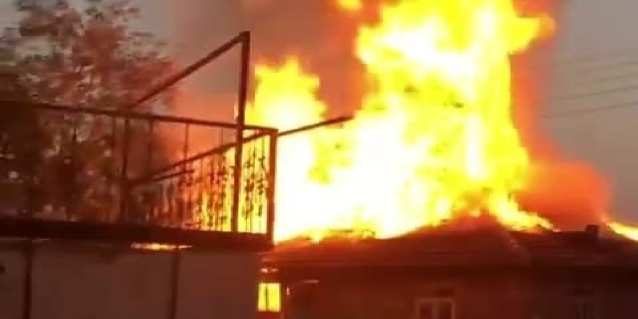 Prizde takılı şarj aleti evi yaktı