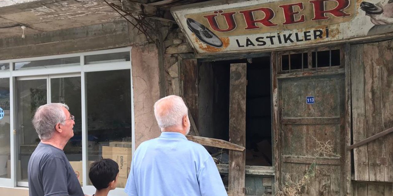 68 yıllık harabe tabelayı görenler sihir zannediyor