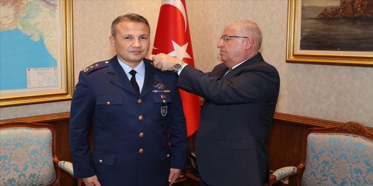 Uzaya gidecek ilk Türk pilot yeni rütbesini aldı
