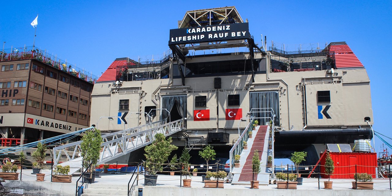 Asrın felaketini yaşadılar, üniversiteyi Yüzen Okul’la kazandılar