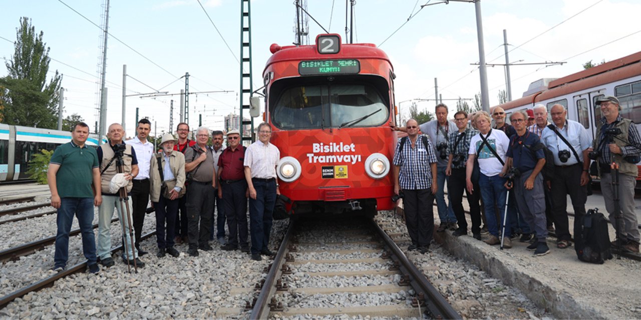 Konya’ya gelen yabancı heyet, Bisiklet Tramvayına hayran kaldı