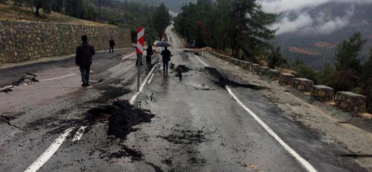 Kara yolu çöktü, Konya güzergahı trafiğe kapandı