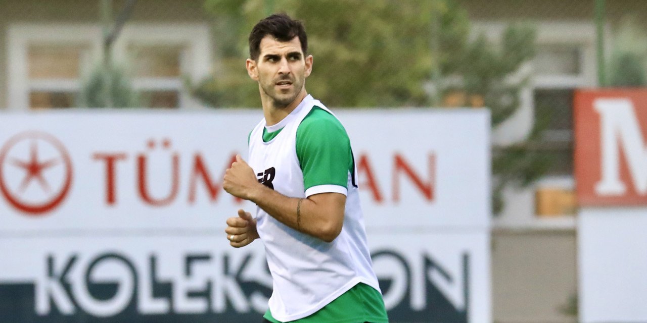 Konyaspor’un yeni transferi Nelson Oliveira ilk antrenmanına çıktı