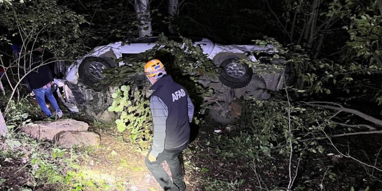 Otomobil 80 metrelik uçuruma yuvarlandı: 1 ölü, 2 yaralı