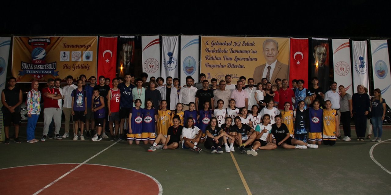Konya’da gençlerin buluştuğu turnuvada ödüller sahiplerini buldu