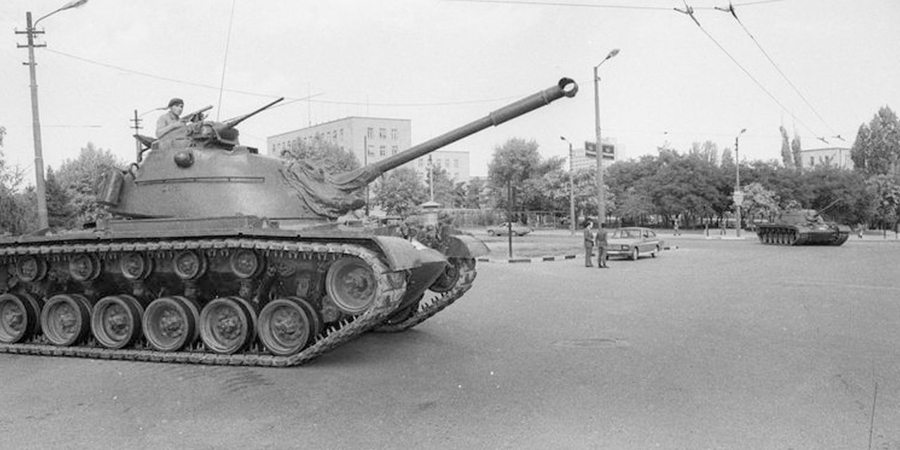 Türkiye demokrasisinin kara lekesi: 12 Eylül darbesi