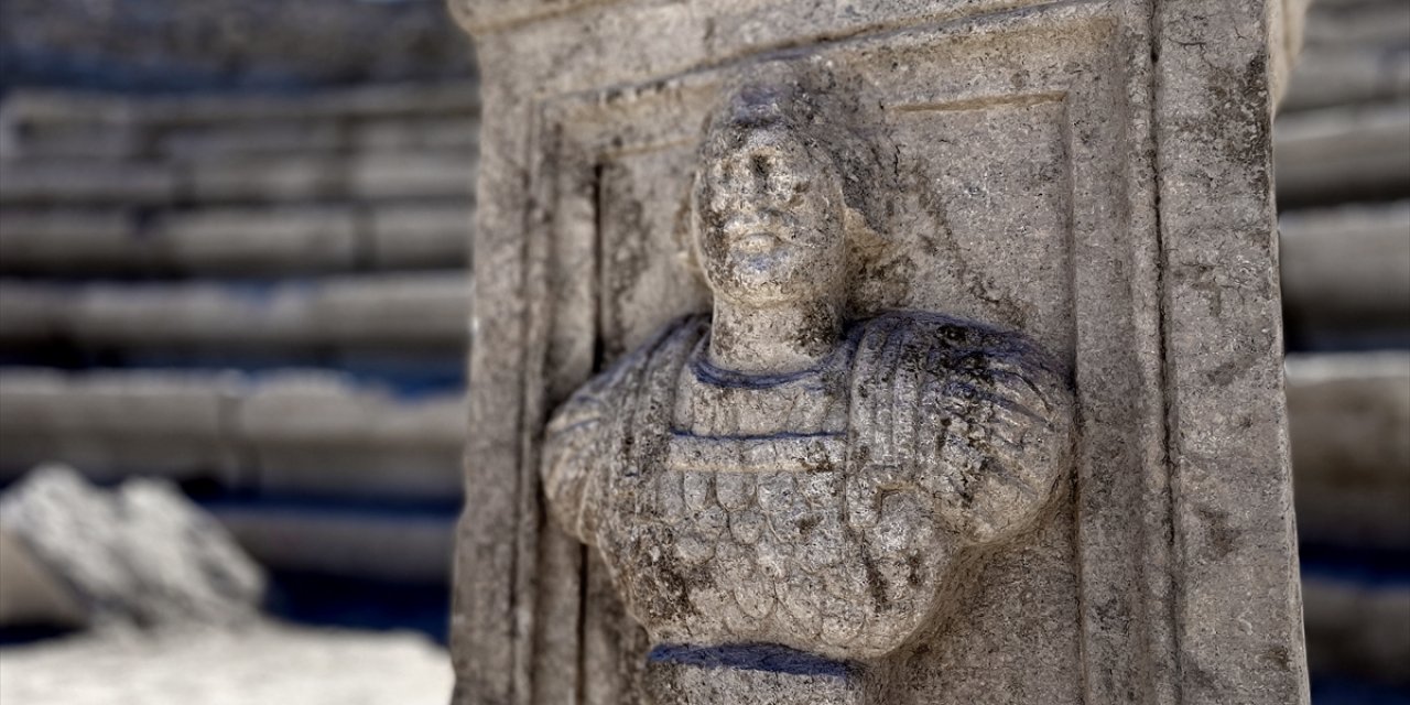 Konya’da antik kentte bulunan 1800 yıllık sunak tarihe ışık tutuyor