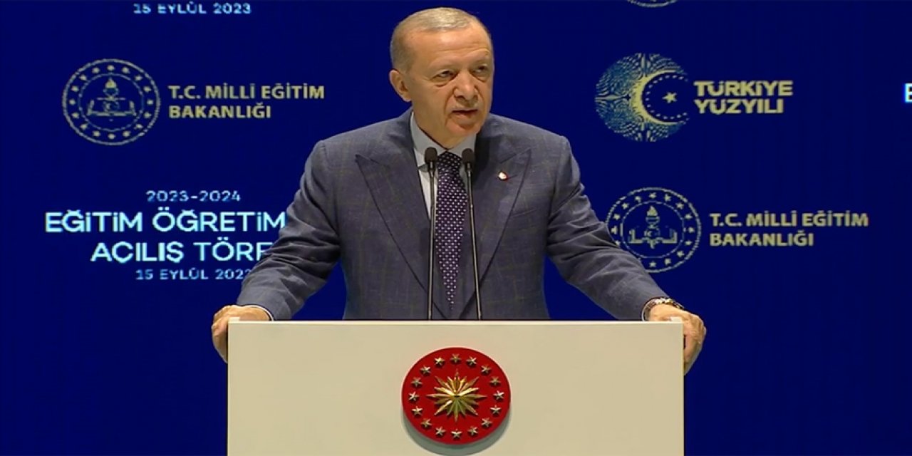 Cumhurbaşkanı Erdoğan'dan öğretmenlere ek ders ücreti müjdesi