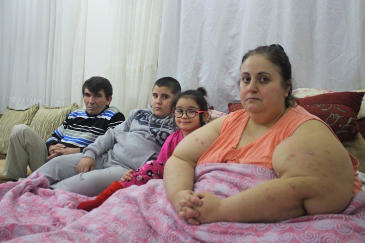 220 kiloya ulaşan kadının 'beni kurtarın' feryadı